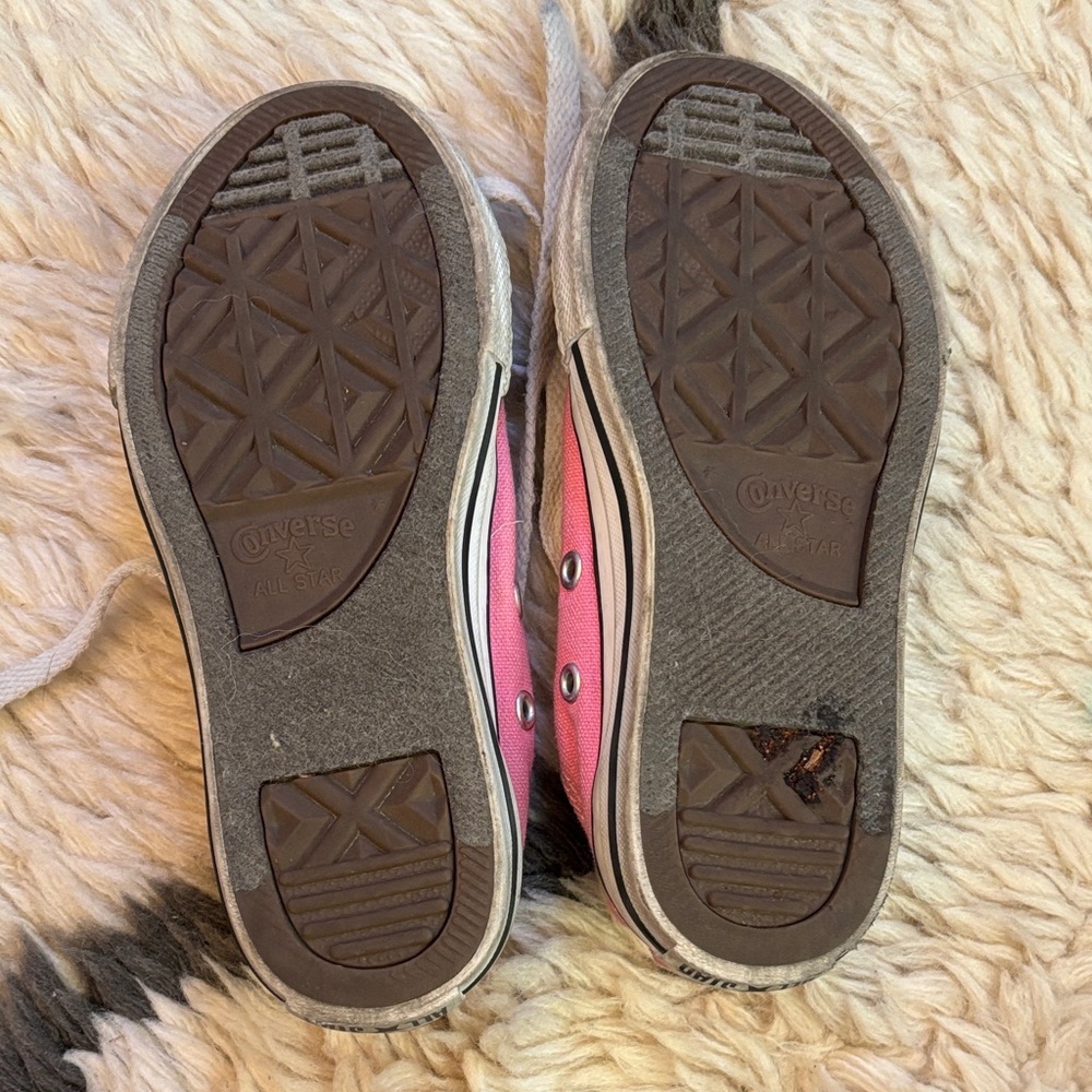 Pink Converse - Picture 6 of 17